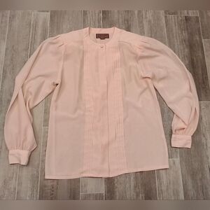 Vintage Worthington button-up light pink blouse with shoulder pads size 8